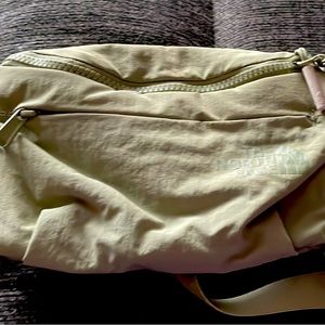 Northface crossbody/Fanny pack bag